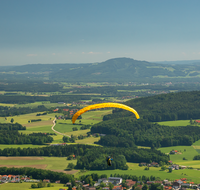 fileadmin/roha/images_galerie/Freizeit-Sport/Gleitschirm-Drachen/AN-PAN-FUER-GL-1033-02-D-roha-Anger-Panorama-Fuermann-Alm-Gleitschirmflieger.png