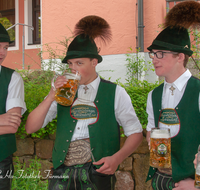 fileadmin/roha/images_galerie/brauchtum/Maibaum/Teisendorf/BR-MAIB-TEI-0100-2015-1250-01-D-roha-Brauchtum-Maibaum-Teisendorf-Aufstellen-Trachtler.png