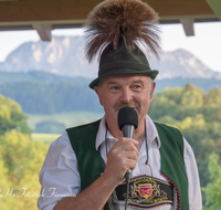 fileadmin/roha/images_galerie/brauchtum/Tracht/Trachtenverein_Anger/BR-TRACH-ANG-20160701-2004-01-D-roha-Brauchtum-Tracht-Anger-Hoeglwoerth-Berger.png