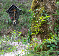 fileadmin/roha/images_galerie/kirche_religion/Bad_Reichenhall/KKKM-BAY-GM-SPEIK-0003-D-PS-roha-Wegkreuz-Bayerisch-Gmain-Speikschlucht.png