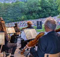 fileadmin/roha/images_galerie/musik/klassisch/MU-KL-PHIL-THUMS-2019-2033-D-M-roha-Musik-klassisch-Philharmonie-Bad-Reichenhall-Thumsee-brennt.png