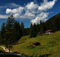 fileadmin/roha/images_galerie/orte_landschaft/Ruhpolding/RUH-KAITL-ALM-0001-D-roha-Ruhpolding-Kaitlalm-Weg.png