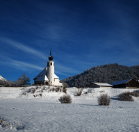 fileadmin/roha/images_galerie/orte_landschaft/Schneizlreuth/SCHNEILZL-WEISSB-0030-D-roha-Schneizlreuth-Weissbach-Kirche.-Winter.png