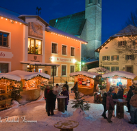 fileadmin/roha/images_galerie/brauchtum/Weihnachten/Christkindlmarkt-Anger/AN-WEI-0047-D-roha-Anger-Dorfplatz-Weihnachten-Winter-Schnee-Christkindlmarkt.png