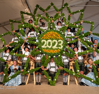 fileadmin/roha/Gautrachtenfest/Bilderglalerie/Gaufest-2023/Gauheimatabend/BR-GAUFEST-TEIS-2023-2-2220-01-D-roha-Tracht-Gaufest-Teisendorf.png