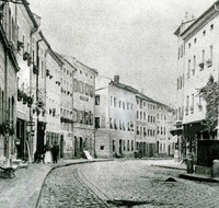 fileadmin/roha/Interessantes-in-Kurzform/ab-5-2022/Teisendorf-Marktstrasse-Marienbrunnen-1860.png