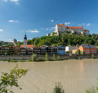 fileadmin/roha/images_galerie/orte_landschaft/Burghausen/BURGH-PAN-0043-D-roha-Burghausen-Salzach-Burg.png