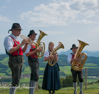 fileadmin/roha/images_galerie/musik/Blasmusik/Anger_-_Aufham/MU-BLA-ANG-BERG-0018-D-roha-Musik-Blasmusik-Musikkapelle-Anger-Aufham-Bergschuetzen-Fuermann-Alm.png