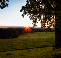 fileadmin/roha/images_galerie/stimmung-Sonne/Sonnenaufgang/SON-AU-WEI-KOTH-0001-0532-01-D-roha-Sonnenaufgang-Kothbruenning.png