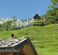 fileadmin/roha/images_galerie/orte_landschaft/Schleching/SCHLECH-OBER-BRU-ALM-0006-D-roha-Schleching-Oberauer-Brunst-Alm-Gipfelkreuz.png