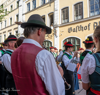 fileadmin/roha/images_galerie/orte_landschaft/Teisendorf/Teisendorf-Marktstrasse-Konzert/TEI-MA-STA-KON-2024-1-0226-D-roha-eisendorf-Marktstrasse-Standkonzert.png