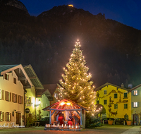 fileadmin/roha/images_galerie/orte_landschaft/Bad_Reichenhall/BAD-REI-FLO-KRIP-0005-D-roha-Bad-Reichenhall-Florianiplatz-Krippe-Weihnachten-Winter-Predigtstuhl_01.png