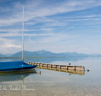 fileadmin/roha/images_galerie/orte_landschaft/Chiemsee/CHIE-SEG-SEEB-0002-D-roha-Chiemsee-Segeln-Seebruck-Strand.png