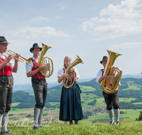 fileadmin/roha/images_galerie/musik/Blasmusik/Anger_-_Aufham/MU-BLA-ANG-BERG-0017-D-roha-Musik-Blasmusik-Musikkapelle-Anger-Aufham-Bergschuetzen-Fuermann-Alm.png