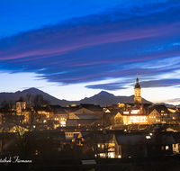 fileadmin/roha/images_galerie/stimmung-Sonne/TRAUN-NA-0002-D-roha-Traunstein-Panorama-Nacht-Himmel.png