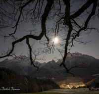 fileadmin/roha/images_galerie/orte_landschaft/Berchtesgaden/Ramsau/LANDS-HIM-NA-STE-0005-D-roha-Landschaft-Himmel-Nacht-Sterne-Ramsau-Hochkalter-Winter.png