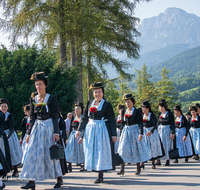 fileadmin/roha/images_galerie/orte_landschaft/Anger/Anger-Trachten-Musik-Fest/BR-FEST-ANG-MUS-TRACH-2018-08-19-0949-04-D-roha-Brauchtum-Fest-Anger-Hoeglwoerth.png