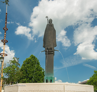 fileadmin/roha/images_galerie/orte_landschaft/Piding/PID-RUP-BR-0001-D-roha-Piding-Petersplatz-Rupertusbrunnen.png