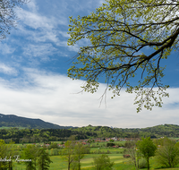 fileadmin/roha/images_galerie/orte_landschaft/Teisendorf/Oberteisendorf/TEI-OB-PAN-0003-9-D-roha-Oberteisendorf-Panorama-Surtal.png