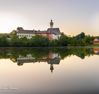 fileadmin/roha/images_galerie/orte_landschaft/Anger/Hoeglwoerth/AN-HOE-0125-D-roha-Anger-Hoeglwoerth-See-Nacht-Stimmung-Klosterwirt.png