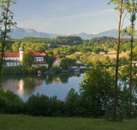 fileadmin/roha/images_galerie/orte_landschaft/Seeon-Seebruck/SEEON-KLO-0014-D-roha-Seeon-Seebruck-Kloster-Klostersee-Griessee.jpg