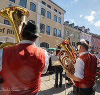 fileadmin/roha/images_galerie/orte_landschaft/Teisendorf/Teisendorf-Marktstrasse-Konzert/TEI-MA-STA-KON-2024-1-4004-D-roha-Teisendorf-Marktstrasse-Standkonzert.png