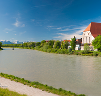 fileadmin/roha/images_galerie/orte_landschaft/Laufen/LAUF-BRUE-0021-D-P-roha-Laufen-Salzach-Bruecke-Wasser-Fluss-Lattengebirge-Watzmann-Untersberg.png