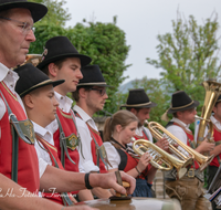 fileadmin/roha/images_galerie/musik/Blasmusik/Anger_-_Aufham/MU-BLA-ANG-BERG-STA-2018-1930-01-D-roha-Musik-Blasmusik-Musikkapelle-Anger-Bergschuetzen-Dorfplatz-Standkonzert.png