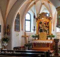 fileadmin/roha/images_galerie/kirche_religion/Anger/KKKM-ANG-STEINH-0019-D-roha-Kirche-Steinhoegl-Anger-Altar-St-Georg.png