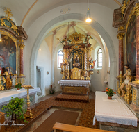 fileadmin/roha/images_galerie/kirche_religion/Teisendorf/KKKM-TEIS-HOLZ-KIR-0060-D-roha-Kirche-Teisendorf-Holzhausen-heiliger-Leonhard-Altar.png