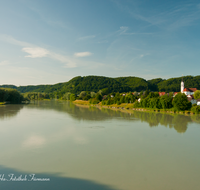 fileadmin/roha/images_galerie/orte_landschaft/Marktl_am_Inn/MARKTL-0001-1-D-roha-Marktl-am-Inn-Chiemgau-Papst-Benedikt-XVI.png