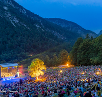 fileadmin/roha/images_galerie/musik/klassisch/MU-KL-PHIL-THUMS-2019-2132-01-D-roha-Musik-klassisch-Philharmonie-Bad-Reichenhall-Thumsee-brennt.png