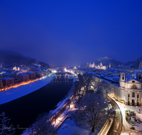 fileadmin/roha/images_galerie/orte_landschaft/Salzburg/Nacht-Salzburg/SA-ALTST-NACHT-WI-0001-04-D-roha-Salzburg-Altstadt-Nacht-Festung-Hohensalzburg-Winter.png