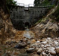 fileadmin/roha/images_galerie/orte_landschaft/Berchtesgaden/Marktschellenberg-Ettenberg/BGD-ALMB-KL-THE-0001-D-M-roha-Berchtesgaden-Almbachklamm-Theresienklause.png