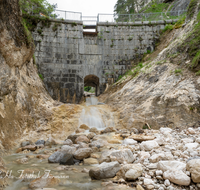 fileadmin/roha/images_galerie/orte_landschaft/Berchtesgaden/Marktschellenberg-Ettenberg/BGD-ALMB-KL-THE-0001-D-M-roha-Berchtesgaden-Almbachklamm-Theresienklause.png