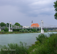 fileadmin/roha/images_galerie/orte_landschaft/Laufen/LAUF-BRUE-0010-D-roha-Laufen-Salzach-Bruecke-Wasser-Fluss-Stiftskirche.png