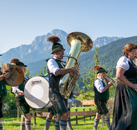 fileadmin/roha/images_galerie/musik/Blasmusik/MU-BLA-MARZ-ANG-2018-0900-02-D-roha-Musik-Blasmusik-Musikkapelle-Marzoll-Festzug-Anger.png