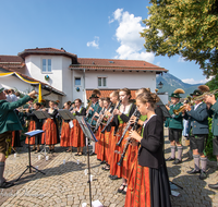 fileadmin/roha/images_galerie/musik/Blasmusik/Piding/PID-MU-FE-2018-1006-03-D-roha-Piding-Musikfest-Festgottesdienst-Petersplatz.png