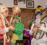 fileadmin/roha/images_galerie/brauchtum/Fasching/BR-FASCHI-2018-1348-01-D-roha-Brauchtum-Fasching-Alte-Post-Teisendorf-Musikkapelle.png