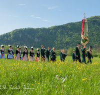 fileadmin/roha/images_galerie/brauchtum/Tracht/Trachtenwallfahrt_Raiten/BR-TRACH-WALL-RAI-0007-D-roha-Tracht-Trachtenwallfahrt-Raiten-Chiemgau-Alpenverband-Blumenwiese.png