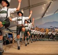 fileadmin/roha/Gautrachtenfest/Bilderglalerie/Gaufest-2023/Gauheimatabend/BR-GAUFEST-TEIS-2023-2-2127-01-D-roha-Tracht-Gaufest-Teisendorf.png