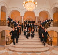 fileadmin/roha/images_galerie/musik/klassisch/MU-KL-PHIL-ORCH-KURH-0003-D-roha-Musik-Philharmonie-Bad-Reichenhall-Kurhaus.png