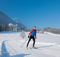 fileadmin/roha/images_galerie/orte_landschaft/Piding/PID-LANGL-1017-01-D-R-roha-Piding-Winter-Staufeneck-Langlauf-Schnee.png