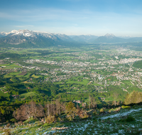 fileadmin/roha/images_galerie/orte_landschaft/Salzburg/Gaisberg-Flughafen-Wals/SA-GAISB-PAN-0101-D-roha-Salzburg-Gaisberg-Panorama-Watzmann-Untersberg.png