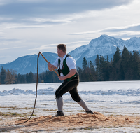 fileadmin/roha/images_galerie/brauchtum/Schnalzen/BR-SCHNA-TEI-1409-01-2019-D-R-roha-Brauchtum-Schnalzen-Teisendorf-Wimmern-Winter-Schnee.png