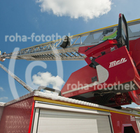 fileadmin/roha/images_galerie/Feuerwehr-Florianijuenger/FFW-TEI-DREHL-0025-D-roha-Feuerwehr-Teisendorf-Freilassing-Drehleiter-blauer-Himmel.jpg