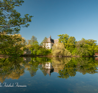 fileadmin/roha/images_galerie/orte_landschaft/Petting/PE-SEEH-SCHL-0003-1-D-roha-Petting-Schloss-Seehaus-Weitsee.png