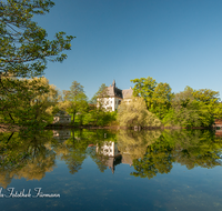 fileadmin/roha/images_galerie/orte_landschaft/Petting/PE-SEEH-SCHL-0003-1-D-roha-Petting-Schloss-Seehaus-Weitsee.png