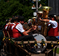 fileadmin/roha/images_galerie/brauchtum/Leonhardiritt/Holzhausen_01/Holzhausen-Ritt-2023/BR-PFRI-HOLZ-2023-1035-02-D-roha-Brauchtum-Leonhardiritt-Holzhausen-Teisendorf.png