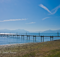 fileadmin/roha/images_galerie/stimmung-Sonne/CHIE-STEG-0008-1-D-roha-Chiemsee-Steg-Malerwinkel-Stimmung-Gegenlicht.png